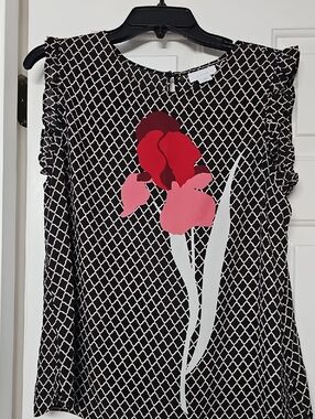 Liz Claiborne Black Geometric Floral Ruffle Shell with Pink & Red Bloom